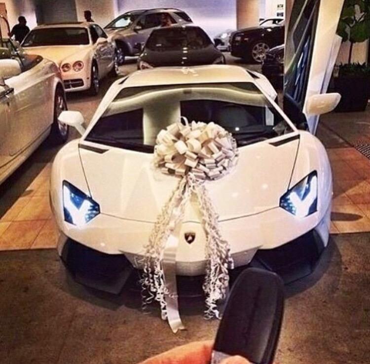 _OnlyCars's tweet image. Existe-t-il un plus beau cadeau ? @Lamborghini
