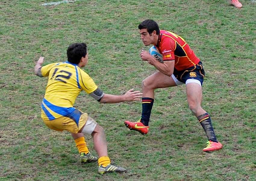 rugbyalcala's tweet photo. Seguimos con @RafaDeSantiago que se mueve del @iirugby al @CRC_rugby donde jugará en #DH https://t.co/g54qKTOAgv http://t.co/BSJUEFmaZk