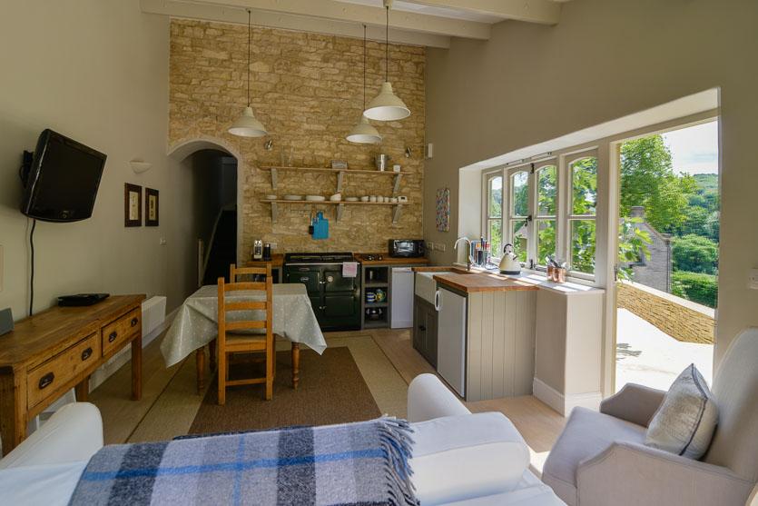 RaintreeHouse's tweet image. Such a great cottage to celebrate your 1st anniversay @annacolegate @ScottColegate Enjoy from @RaintreeHouse team!