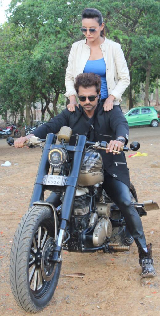 aamirDdalvi's tweet photo. Shoot Time#Sc v/s Sv#Shapath @LifeOKTV @LifeOKShapath @VeditaSingh http://t.co/QNcbL1EkQP