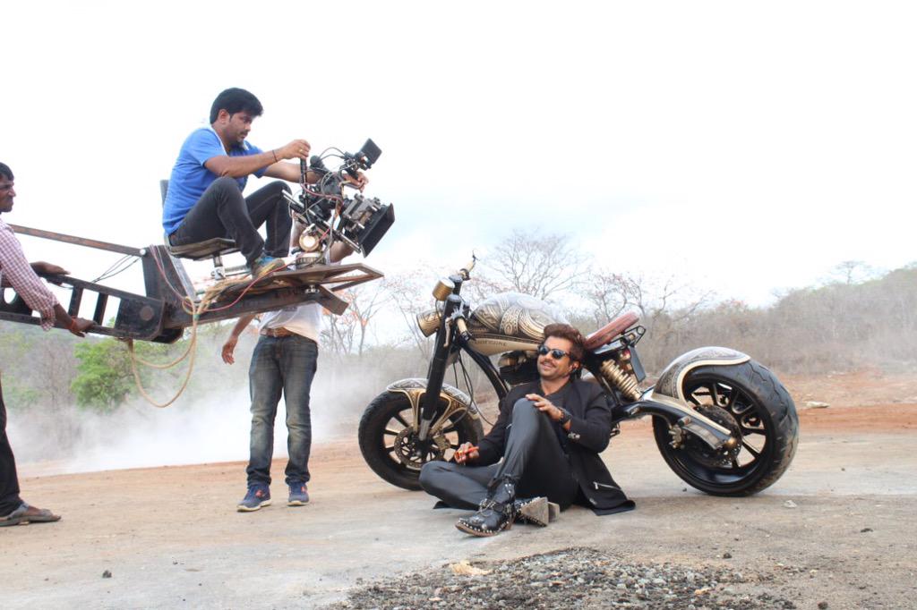 aamirDdalvi's tweet photo. Shoot Time#Sc v/s Sv#Shapath @LifeOKTV @LifeOKShapath @VeditaSingh http://t.co/QNcbL1EkQP