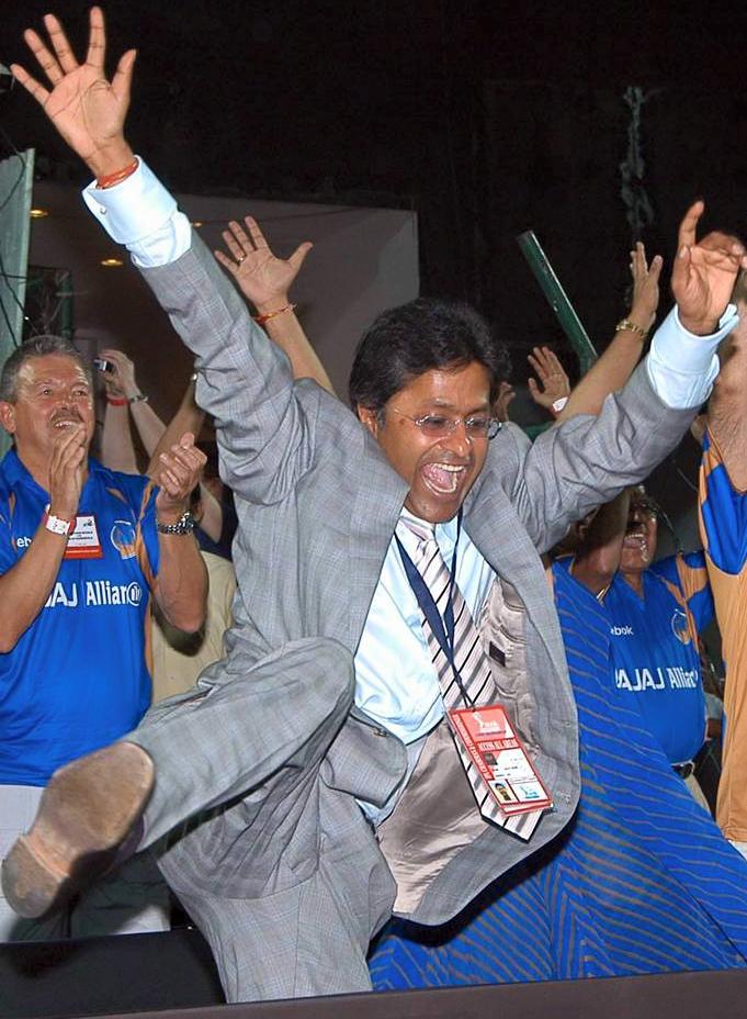 padamsaini7's tweet image. @LalitKModi  &quot; Mast raho Masti me aag lage Basti me &quot;
#ModiGate #ModiInsultsIndia #ModiToRajdeep