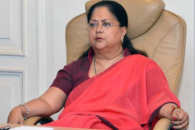 samjpr's tweet image. #Lalitgate वसुंधरा के समर्थन में 30 MLA दिल्ली पहुंचे,सीएमओ को प्रेस नोट जारी कर देनी पड़ी सफाई #LalitModiRevelations