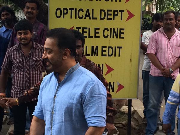 hari_krish05's tweet photo. #ChoyambhuLingam Entry ππ #Papanasam Andavaraeeee
#Hassar http://t.co/SYWfjnqfx2