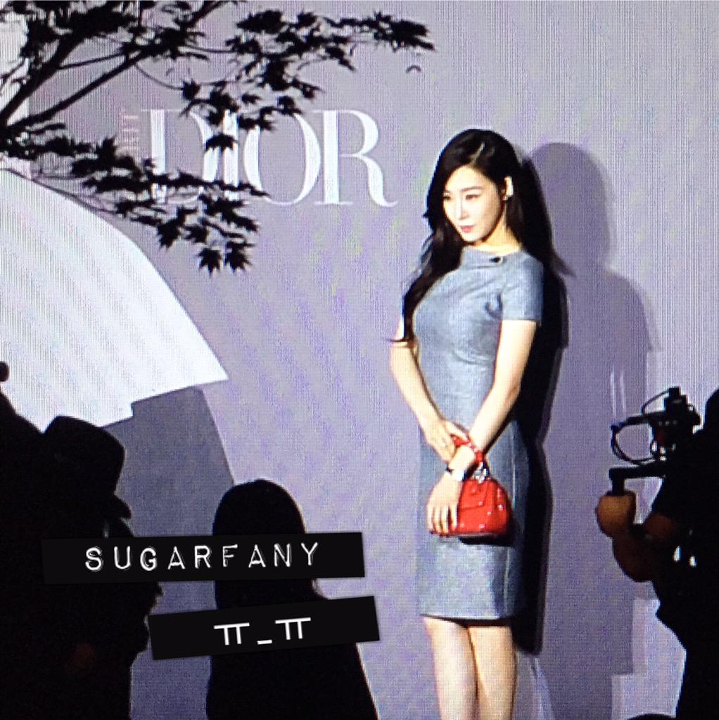 [PIC][18-06-2015]Tiffany tham dự sự kiện "ESPRIT Dior Seoul 2015" vào tối nay CHxz72bUAAAoGti