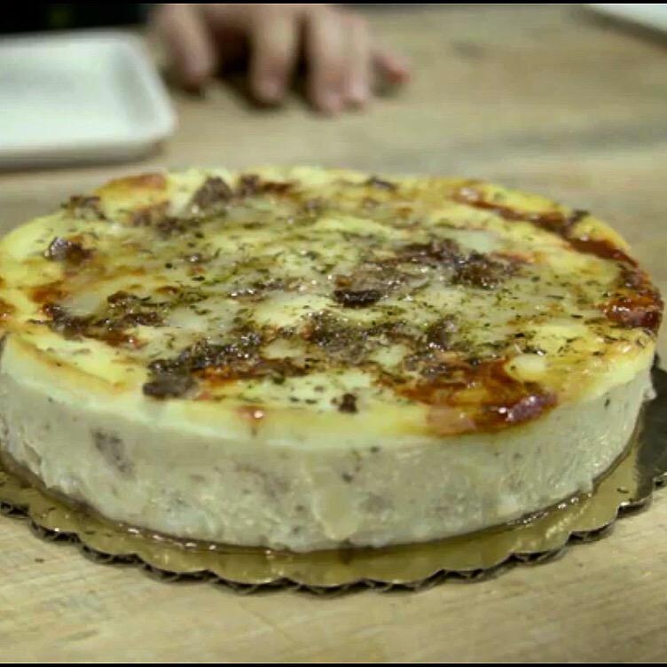 FoodMashups's tweet photo. What's this #FoodMashups creation from @LisciosBakery? Find out soon when we drop the teaser for next week's episode! http://t.co/qQMIhEzPKN