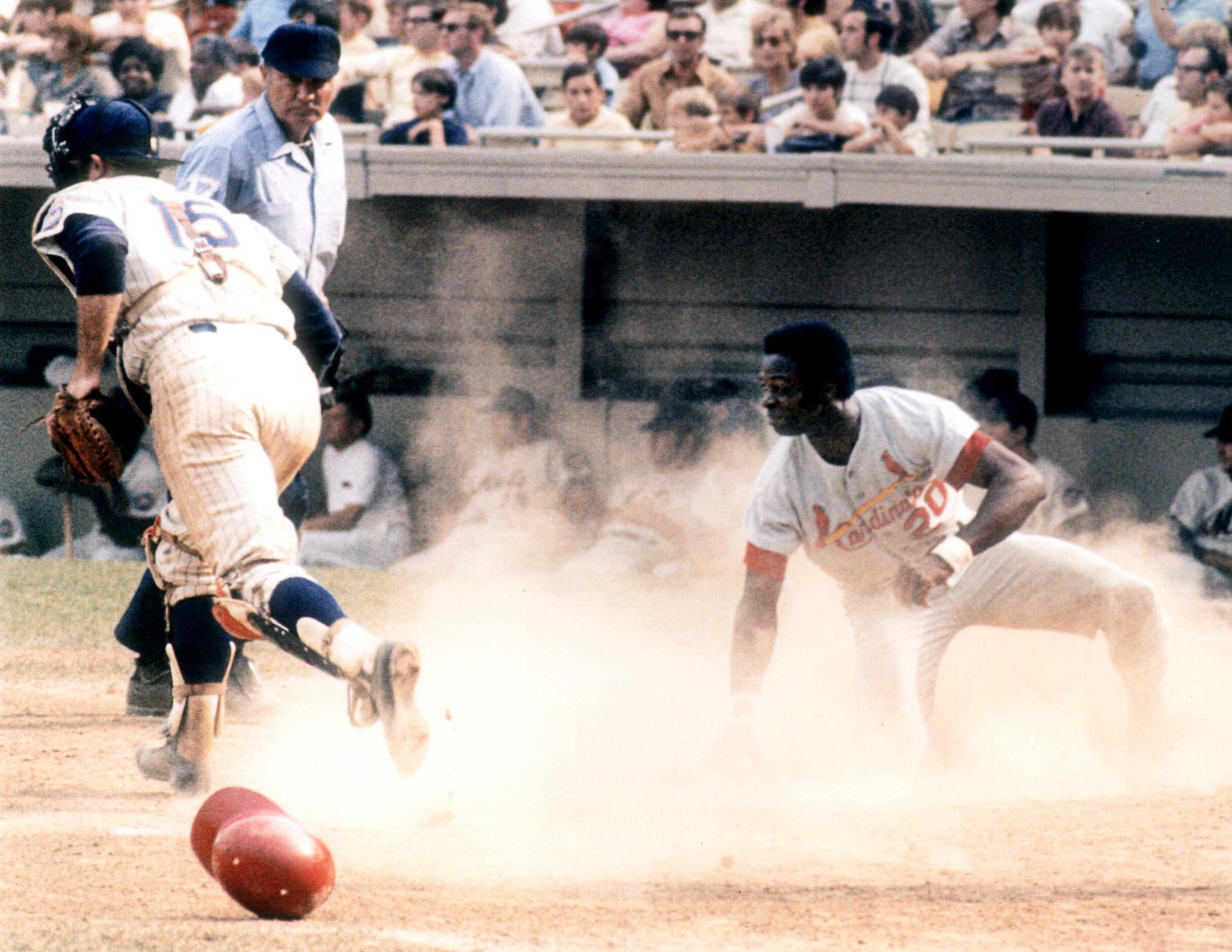 Happy Birthday HOFer Lou Brock: 6x All-Star, 3023H, 937SB, 100+ R 7x, led NL in SB 8x, 118 SB in \74  