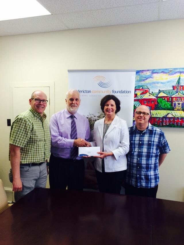 FrederictonCF's tweet photo. It's a giving day @science_east came in today to pick up their grant #grantgiving #bridgeingthegap http://t.co/TrqDibd0Tg