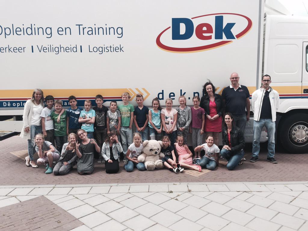 Kinderen #deWingerd hebben prijs gewonnen verkeersquiz <a href="/rijschool_Dek/">Dek</a>