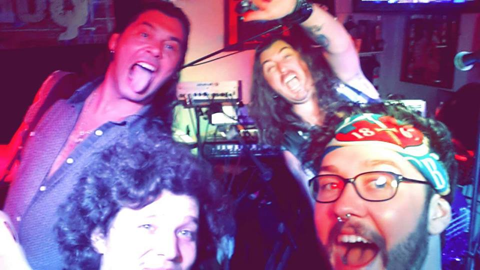 QUESTIONLANZA's tweet image. Party time....