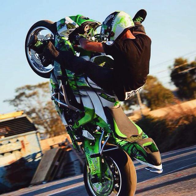 2 Wheels!! 1 Engine!! 0 Limits!! 💥💯💥 
#ssgear #5thgearsprockets #riderich #coremoto #replayxd #kawasaki