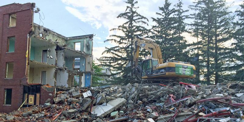 uvmvermont's tweet image. #uvmshoeboxes update: farewell Wills Hall! Watch the live demo-cam here: uvmtube.uvm.edu/stem/embed_ste…