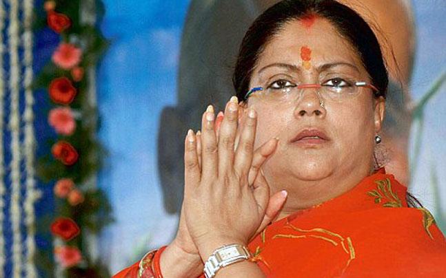 IndiaToday's tweet image. Lalit Modi row: Cornered #VasundharaRaje to meet Rajnath, Amit Shah tomorrow | #RajeForLalit indiatoday.intoday.in/story/lalit-mo…