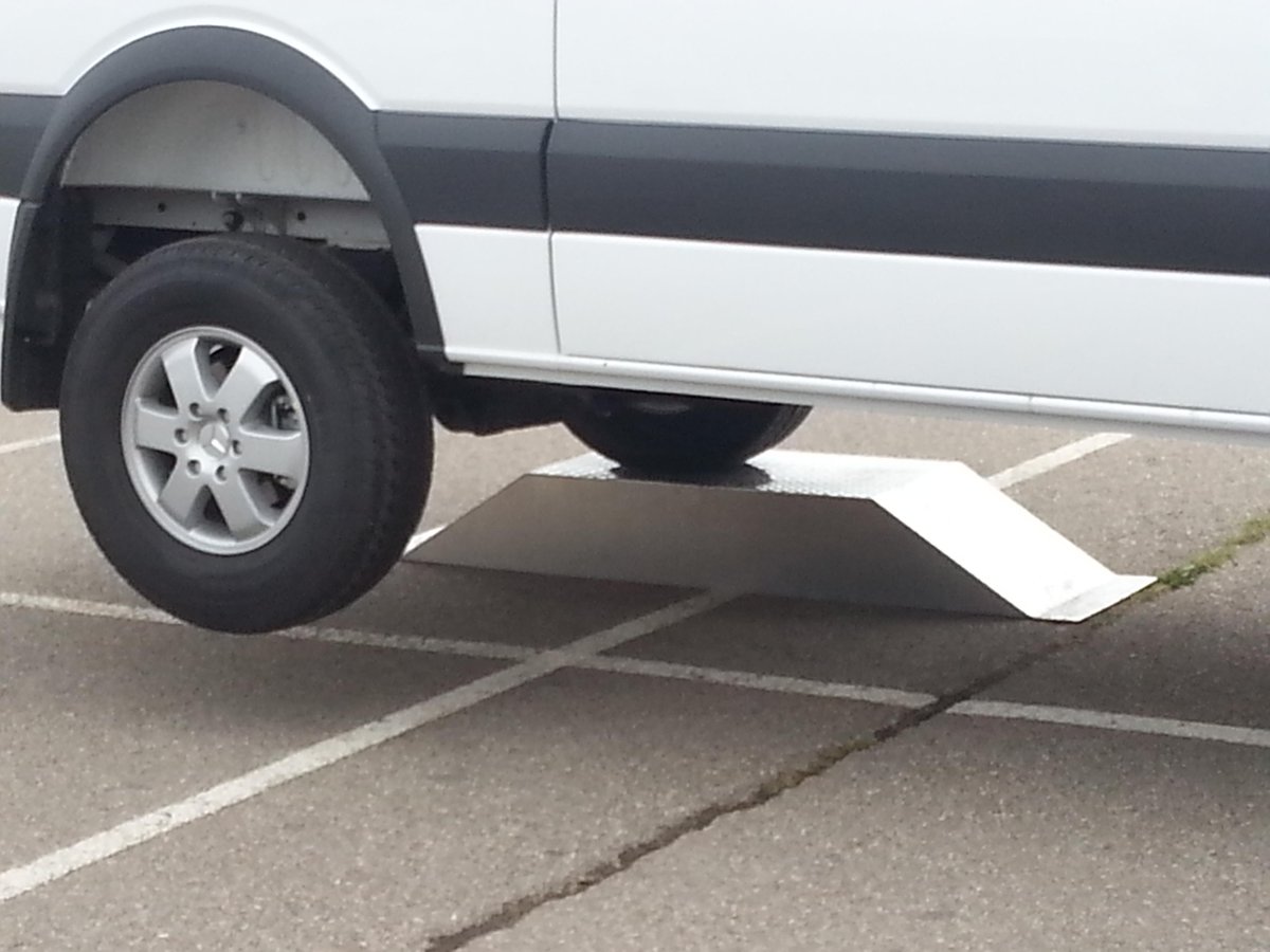 SprinterNiagara's tweet image. Tough terrain? Tougher Van! Check out the Sprinter 4x4 in action! Call me for more info 905-685-3838