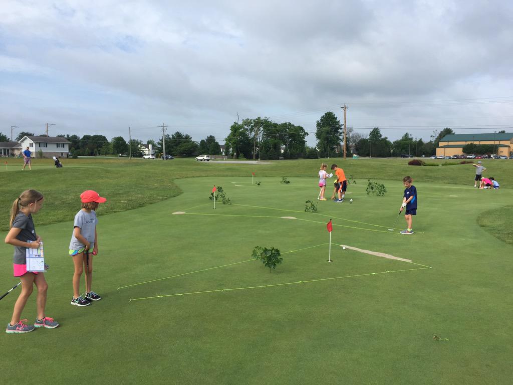 mikeyz1973's tweet image. Not sure who has more fun on putt-putt days, me or the kids! @GrayEagleGC @SmockGolfCourse #juniorgolf2015
