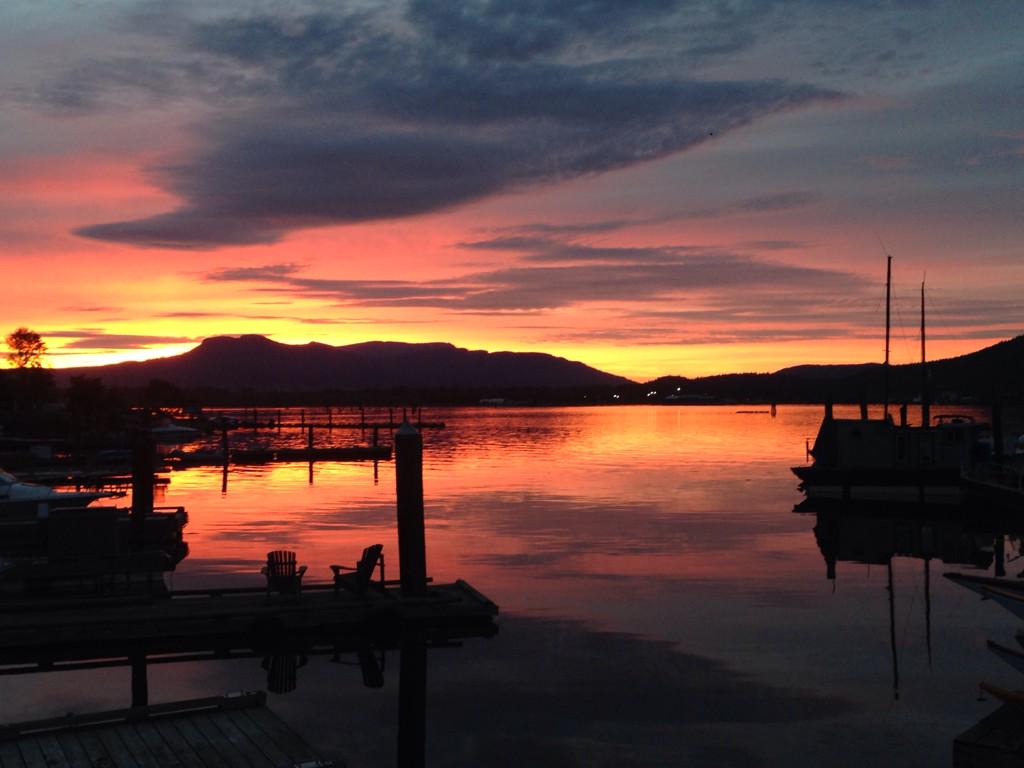 #Patiolife #CowichanValley #cowbay