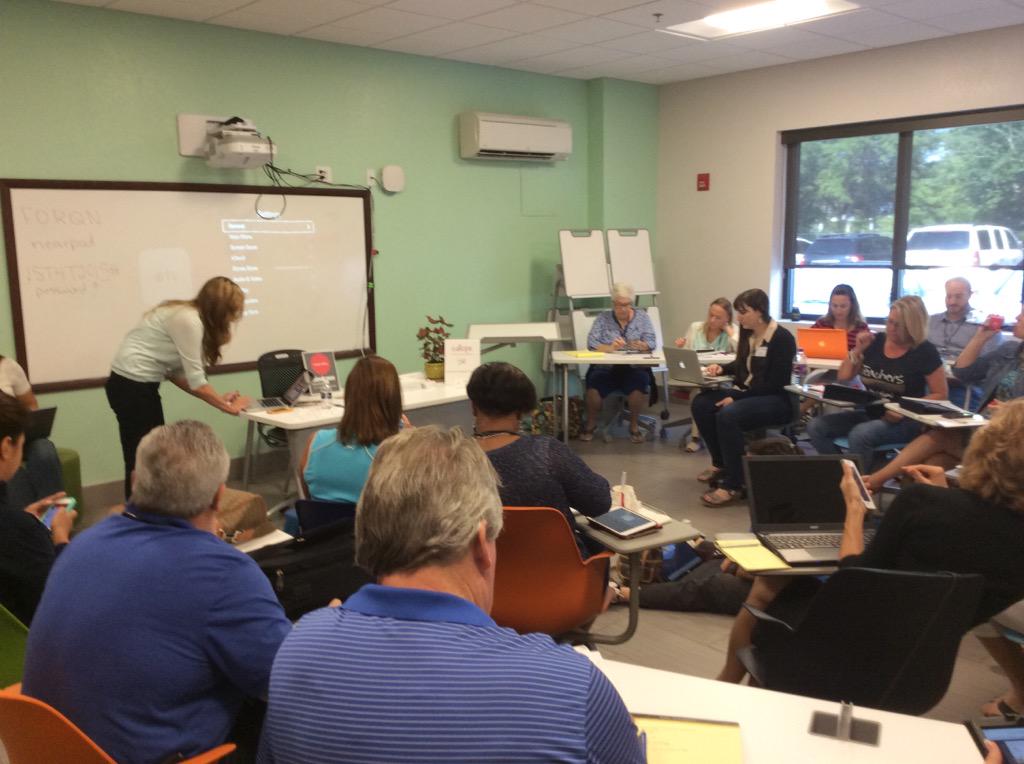 scsscience's tweet image. Learning with @jen___williams about Twitter @st4tevent #st4t