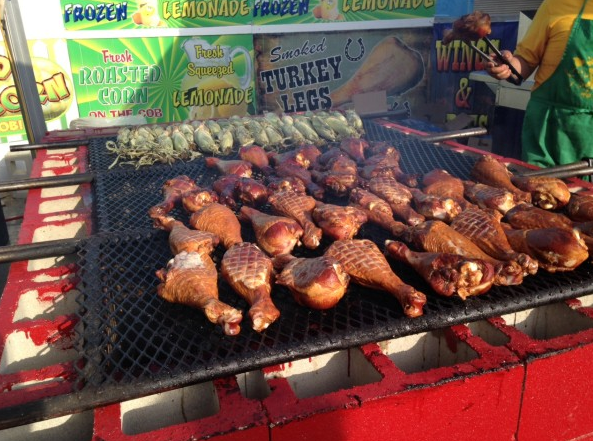 RT to win! We have 4 tickets + 1 free parking for the <a href="/RedRiverEx/">Red River Ex</a>. We'll draw this afternoon. pegcitygrub.com/eat-it-all-at-…