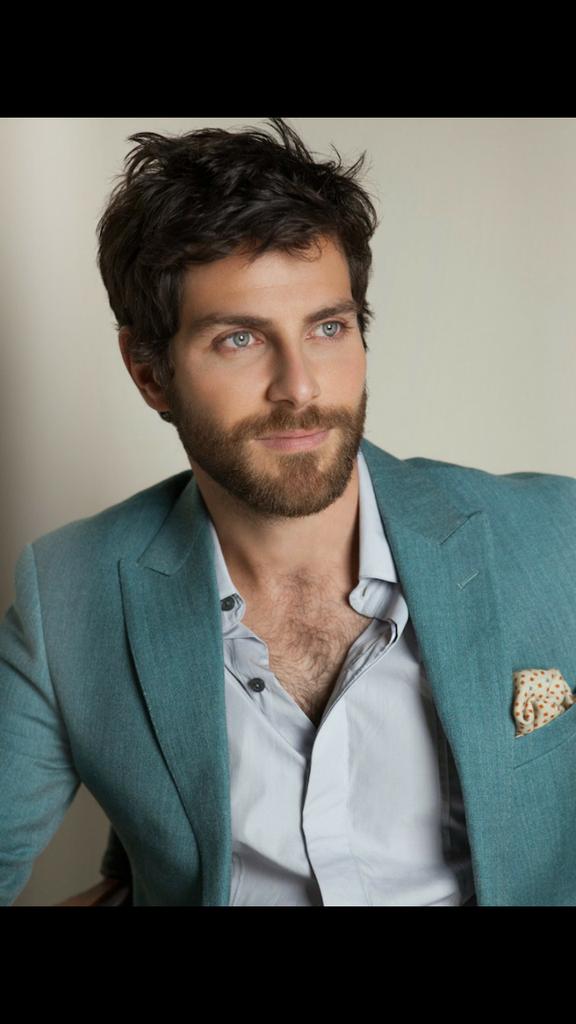 Happy birthday to . star David Giuntoli! 