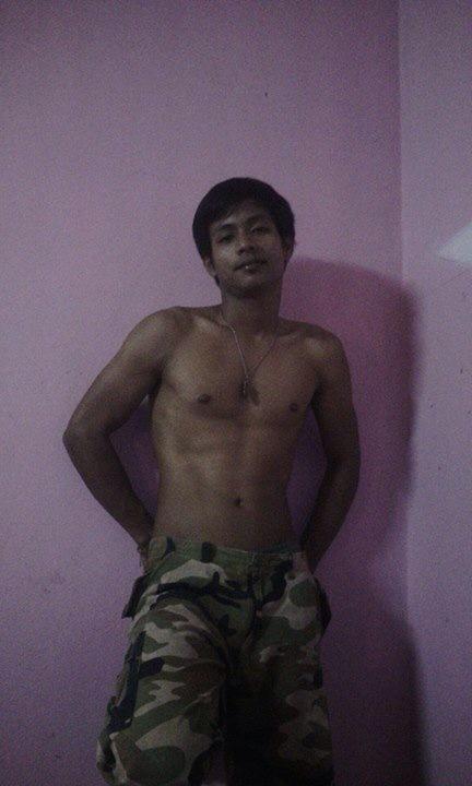 SuttiphongM's tweet photo. ผมเป็นเกย่มั้ยคับ มันถาม? http://t.co/VmNSRbWlMc