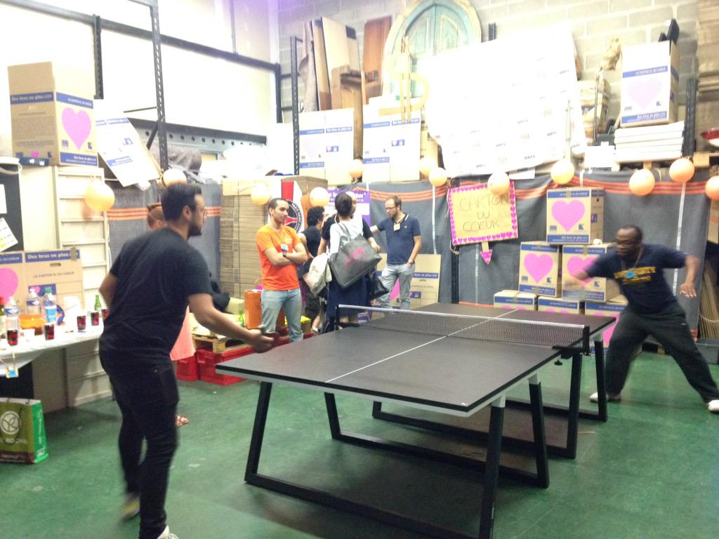 Jimini_s's tweet photo. On est bien chez @DesBrasEnPlus ! BBQ, ping-pong, cartons à gogo... #BBQDBEP @MoovJee #Shoji http://t.co/uE2zDJIXwF