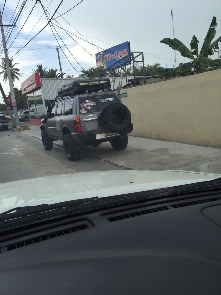 AmauryReyna's tweet photo. @MrCruzP ¿O es espejismo este salvajismo que vivimos? http://t.co/MDqLWcFOtK