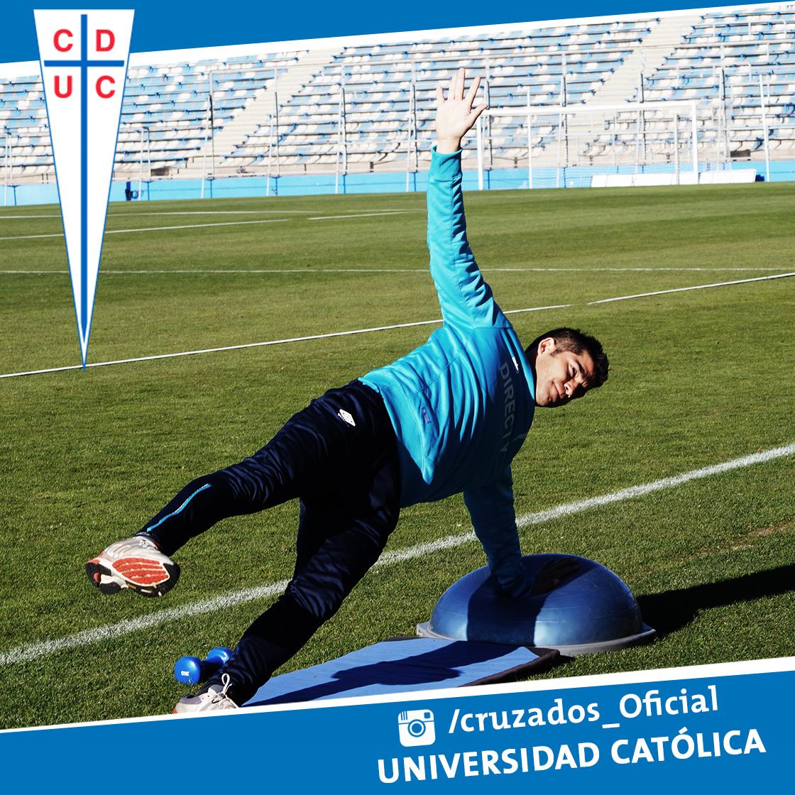 Cruzados's tweet photo. Nuestro capitán preparándose para la próxima temporada. Síguenos en Instagram @Cruzados_Oficial http://t.co/MsyNFpw6NN