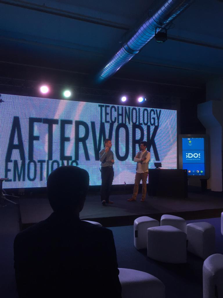 pasos58's tweet photo. #retailafterwork #emotionexperience original forma de presentar el  marketing en Retail del futuro o del presente...? http://t.co/nIvsrDmue5