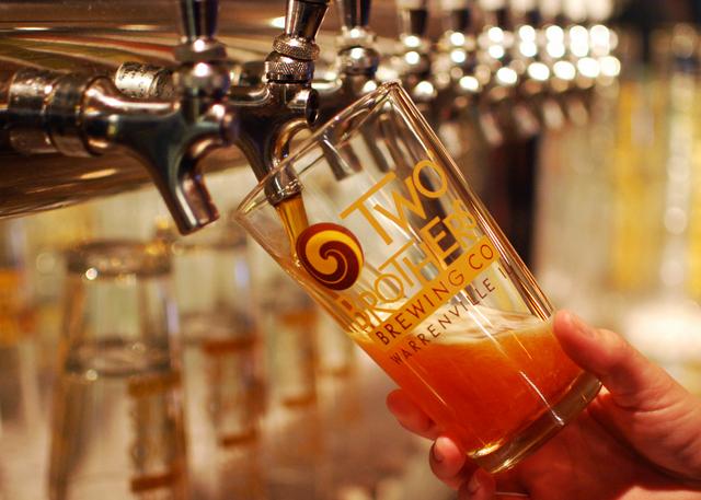 OPMicrobrew's tweet image. Learn about one of our sponsor's @TwoBrothersBeer via @craftbrewingbiz ow.ly/Oq7ZV #OPMicrobrew #OPMBR