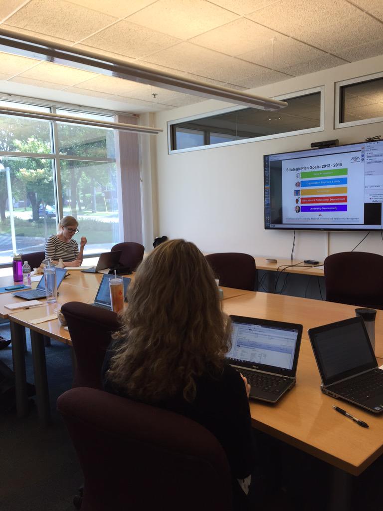 akakas's tweet image. Gathered with my @UWMadison team for lunch and good news from @APRA_HQ at #APRABiz15. Hello #APRAPeeps everywhere!