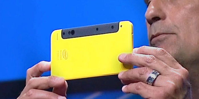 intelbrasil's tweet photo. Revelado na IDF 2015, nossa tecnologia #RealSense 3D logo estará em protótipos cada vez menores como esse #LeideMoore http://t.co/qFlMewY51U