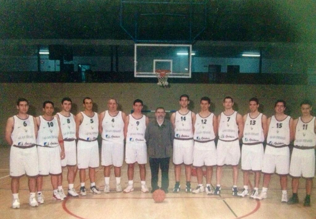 _ManuSanchez_'s tweet photo. .@cdbsevilla @josealfonsofj los Sánchez estamos preparados para la vuelta a las canchas...que tiemblen los Gasol http://t.co/BFaXuFIXko