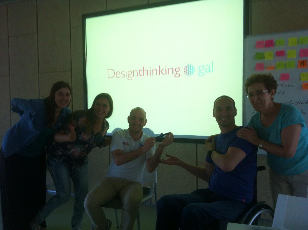 Los tres primeros prototipos vendidos a sus clientes, todos contentos no? <a href="/Dthinkingal/">DesignThinking.gal</a>