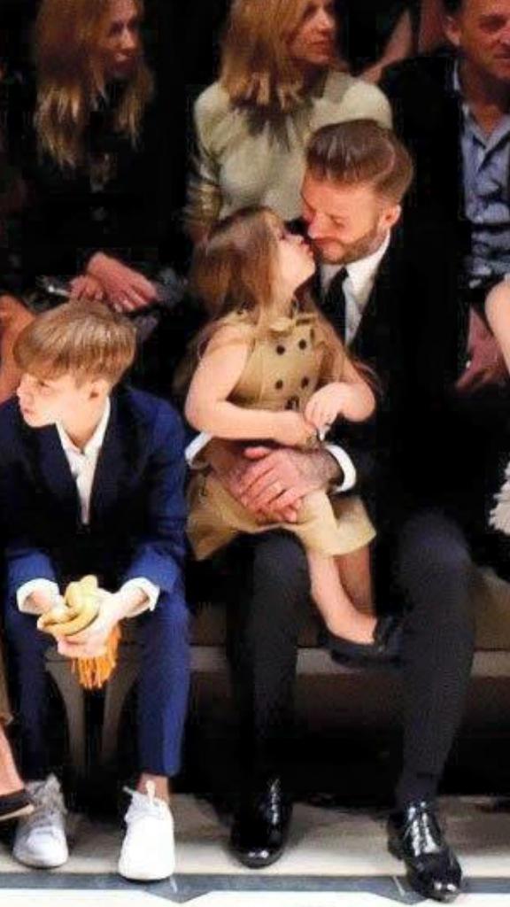 flmonkeyz's tweet image. How cute is Daddy Beckham ??