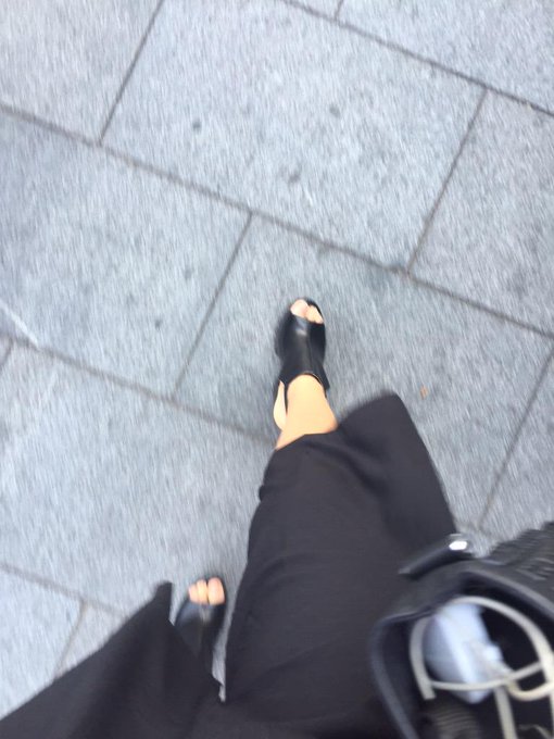 Walking in heels with a sprained ankle #Fabulous http://t.co/wdVzu3AefN<a href="/tag/fabulous"class="tags">#Fabulous</a>