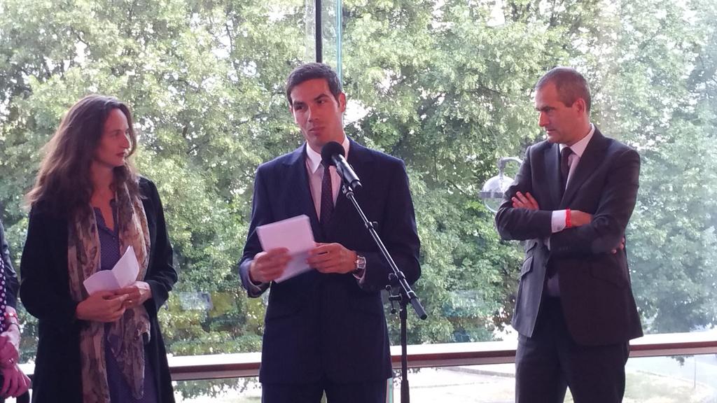 stephane_scam's tweet photo. Julie Bertuccelli,  Mathieu Gallet et Laurent Vallet inaugurent la 15e Nuit de la radio @radiofrance http://t.co/VVkQ9jsh6l
