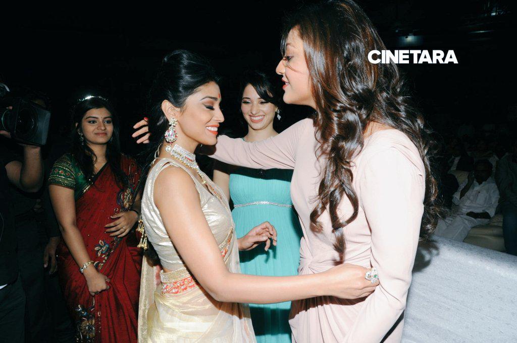  HAPPY BIRTHDAY KAJAL AGARWAL  ON BEHALF OF SHRIYA SARAN AND FANS........ 