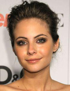 Happy Birthday to the beautiful Willa Holland!! 