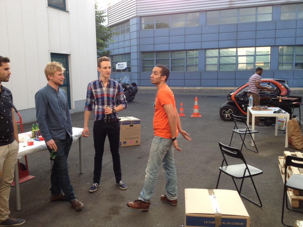 chargingplace's tweet photo. Ce soir pour @chargingplace barbecue entre #entrepreneur #bbqdbep ! Merci #dbep :) http://t.co/UKhWZWlJxi