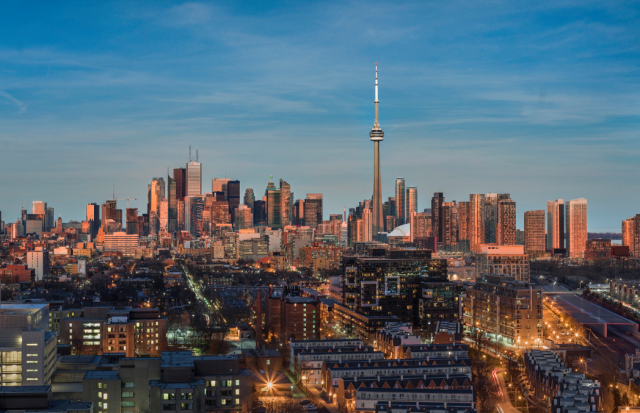 TheNestCondos's tweet photo. I mean, does a skyline get any more beautiful than this? We don't think so.  http://t.co/lud2PAncVz http://t.co/vCCOZIErDL