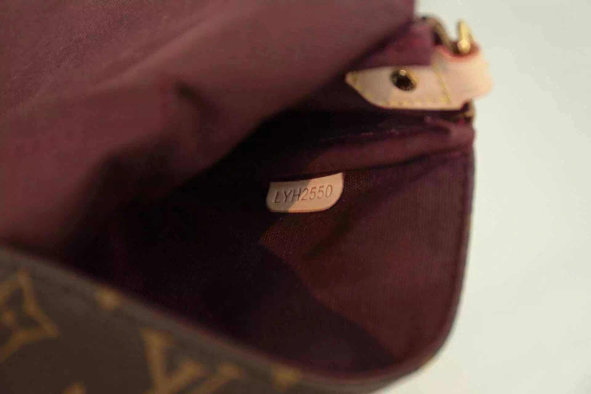 1:1 Louis Vuitton on X: PM Shoulder Bag Monogram M40717 Size: W:9.4(24cm)  / H:5.5(14cm) / D:1.6(4cm) US$85+US$15 delivery charge.   / X