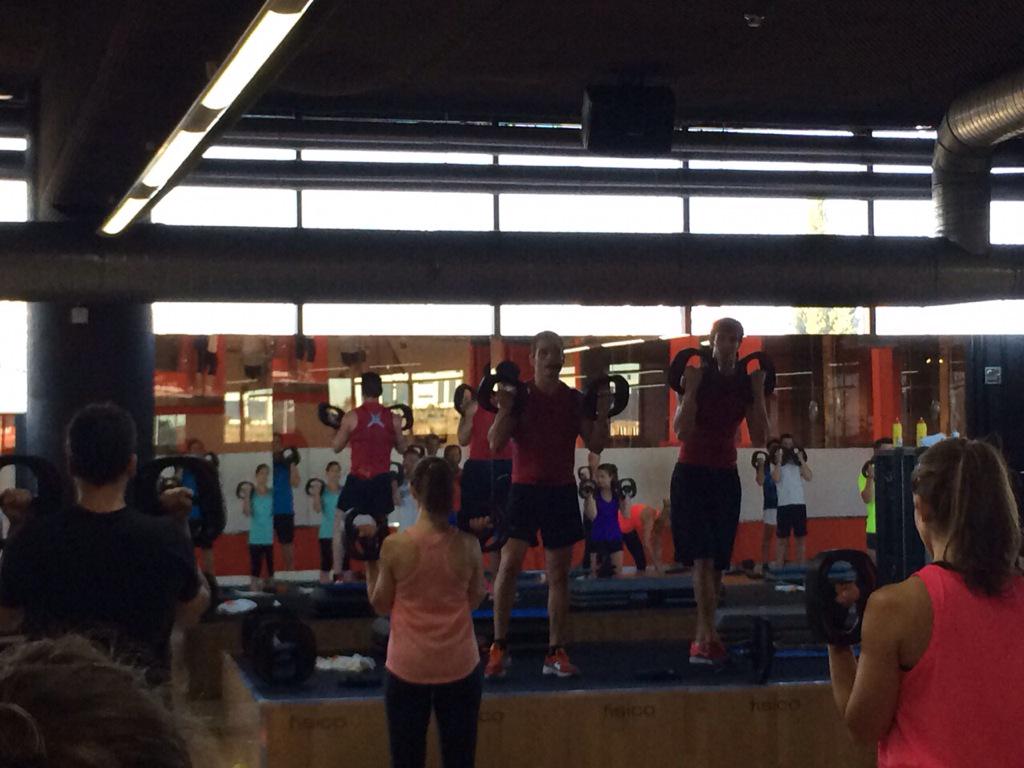 gimnasiofisico's tweet photo. Nueva clase de #BodyPump94 para disfrute de todos los fisicos!! http://t.co/v2SPIHkKZ9