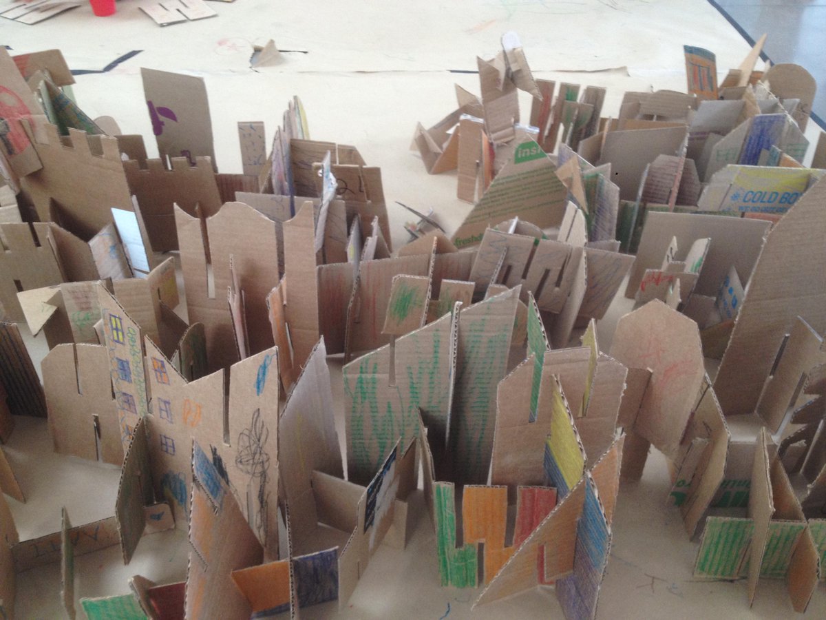 QueensMuseum's tweet photo. Did you #CatchtheCool last wknd and see this @LuluLeoFund activity? It was a response to Asim Waqif's piece! http://t.co/uEm5DyghfA