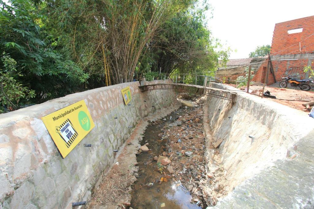 Inauguración de muro de contención sobre el Arroyo Ybyraí.  Largamente anhelado por los vecinos #trabajamosparavos