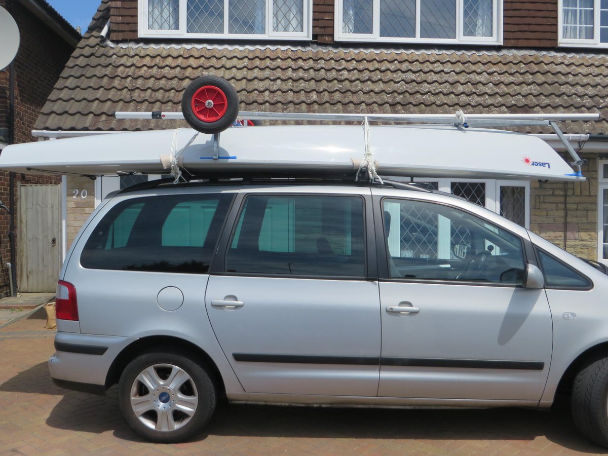 MogsTwenty's tweet image. Ta-da - 1 laser radial for @JoolzF98 to race #HaveringHurricanes @SYMSailingClub HUGE thanks to @LaserPerform