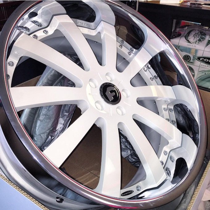 Went shopping, talk is still cheap !! My wheels came in today 🙌🏽 #Forgiato #22s http://t.co/LMoJP7wF<a href="/tag/forgiato"class="tags"><span>#forgiato</span></a><a href="/tag/22s"class="tags"><span>#22s</span></a>