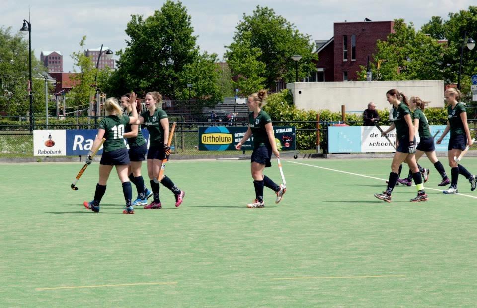 Komen jullie Dames1 en Heren1 allemaal aanmoedigen bij de play-offs bij Kampong aanstaande zondag?