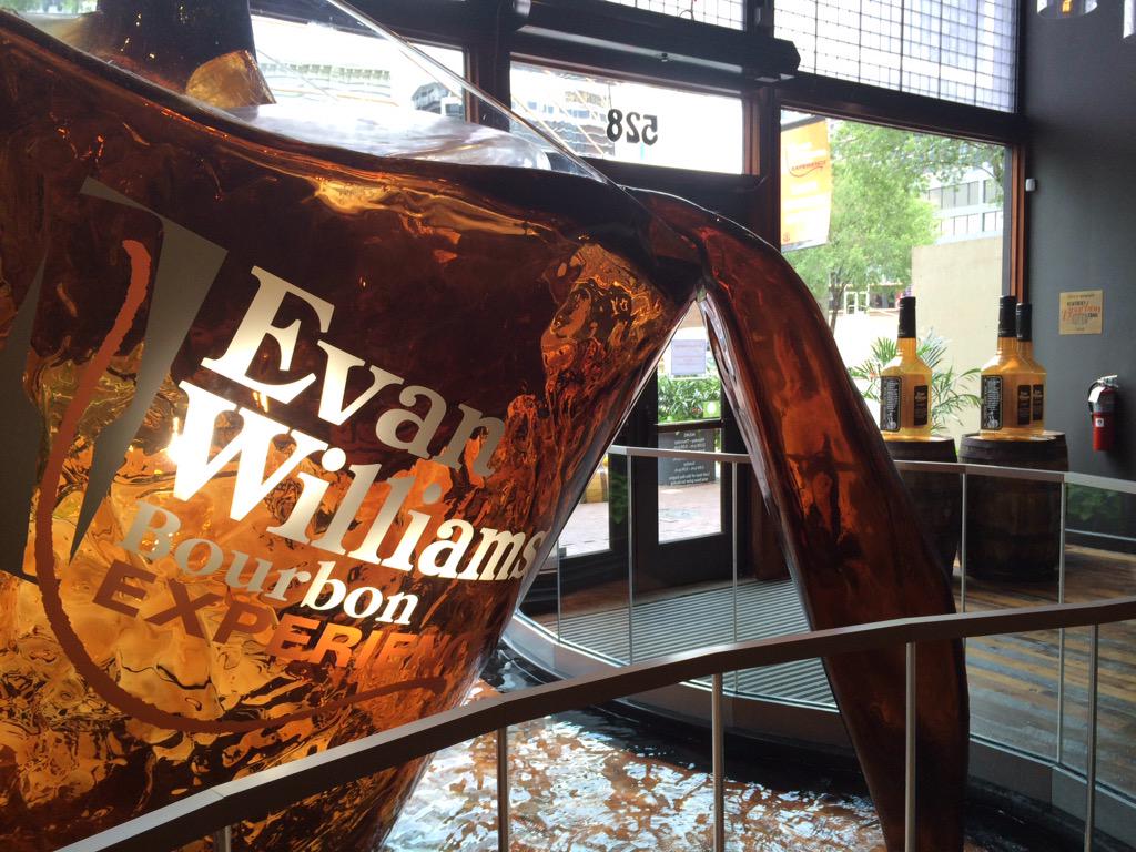 LouPubMedia's tweet image. Help us welcome the @EvanWilliamsExp to @twitter! What's your favorite thing about the #EWBE? #HowWeLou