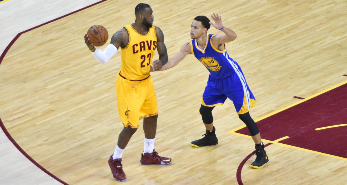 NBA's tweet image. Who is more likely to reach 2016 #NBAFinals: @Warriors or @Cavs?

@NBAcom writers weigh in: on.nba.com/1Li0PNM