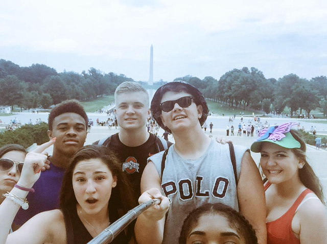 ParamusCathHS's tweet image. #TBT to last week's #FroshFieldTrip! ✌🏻️😎🌇 #PCdoesDC #selfiestick #selfienation